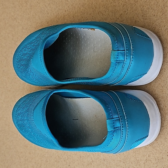 Womens slip on shoes - Picture 3 of 3